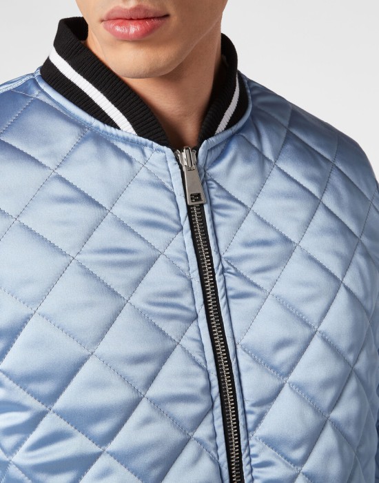 бомбер  универсального стиля с лицевой стороны