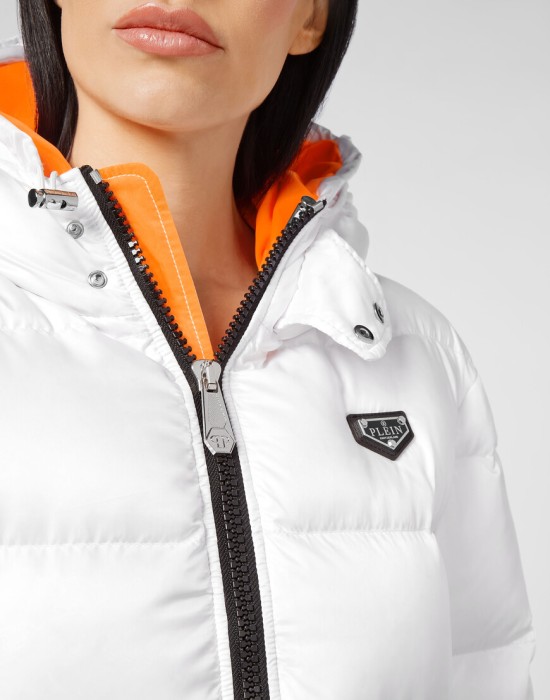 бомбер  универсального стиля с лицевой стороны