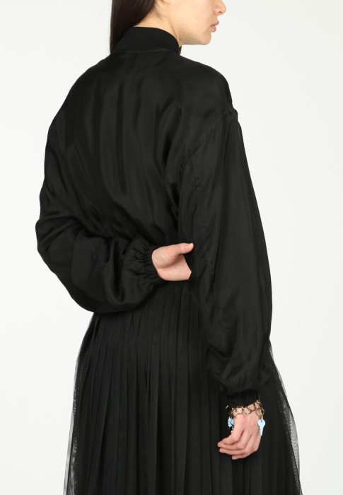 бомбер  по цене 69930 руб вид справа