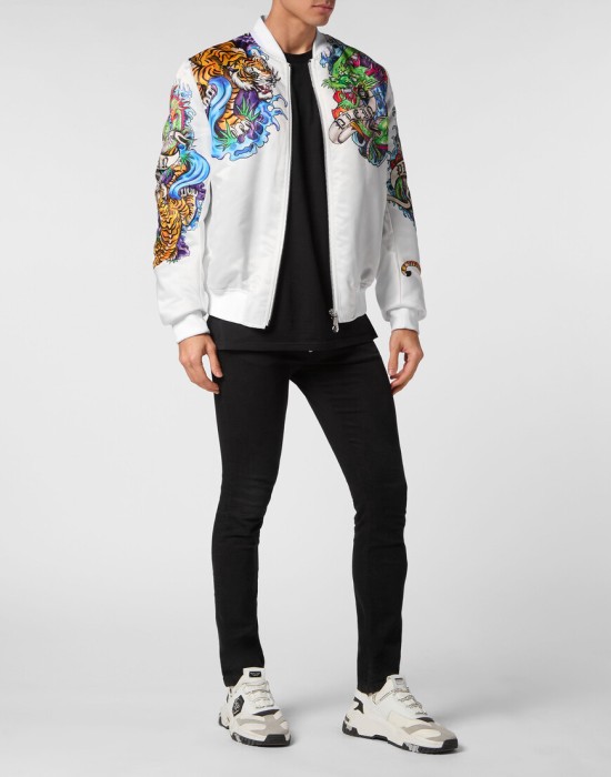 Товар белого цвета с внутренней стороны