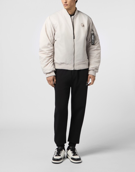 Товар бежевого цвета с внутренней стороны