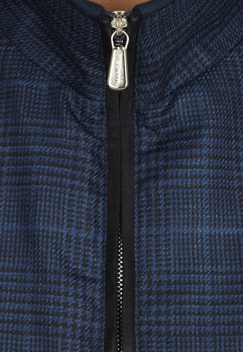 бомбер  из проверенных материалов спереди