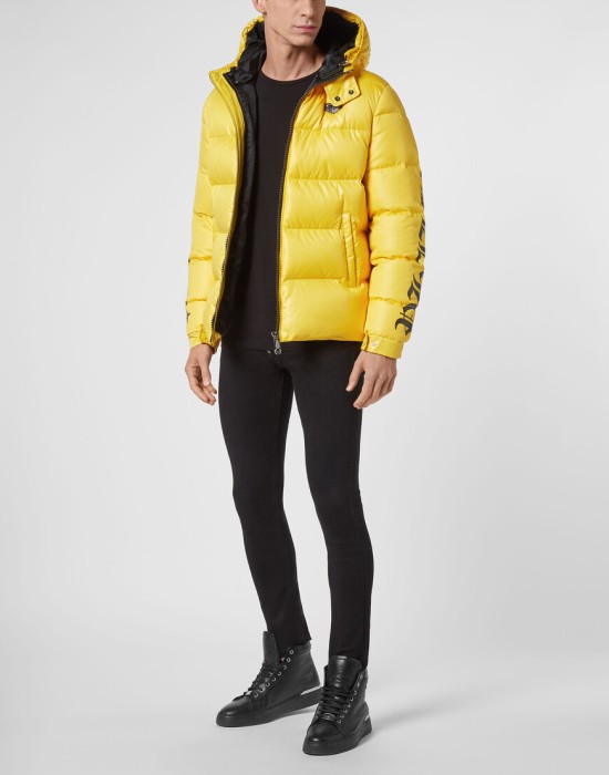 Товар желтого цвета с внутренней стороны