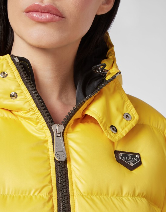 бомбер  универсального стиля с лицевой стороны