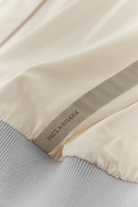 бомбер  вид слева