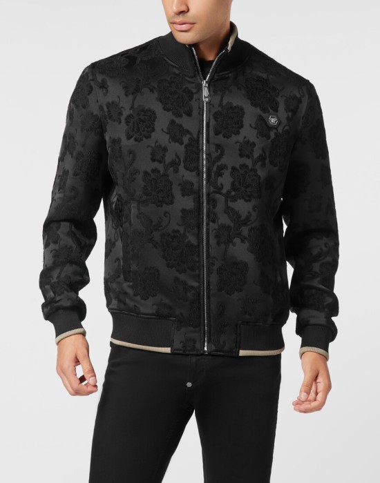 бомбер  по цене 122484 руб вид справа