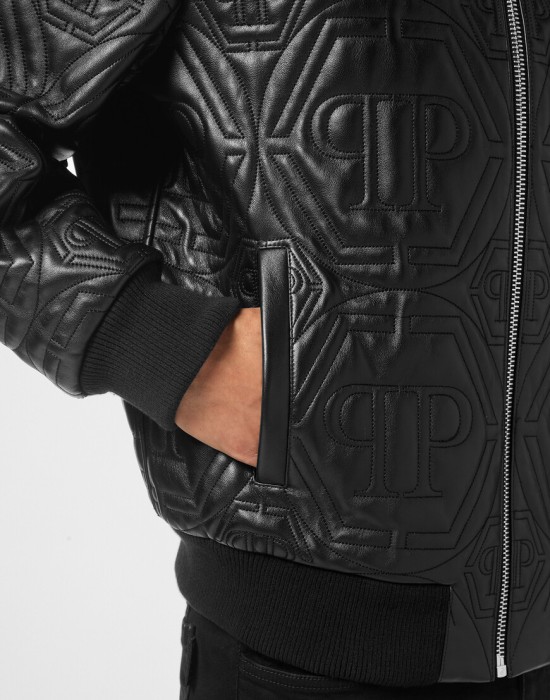 бомбер  универсального стиля с лицевой стороны