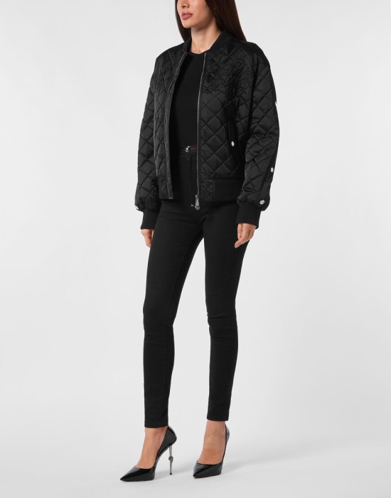 Товар черного цвета с внутренней стороны