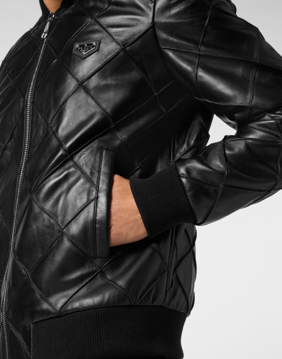 бомбер  универсального стиля с лицевой стороны