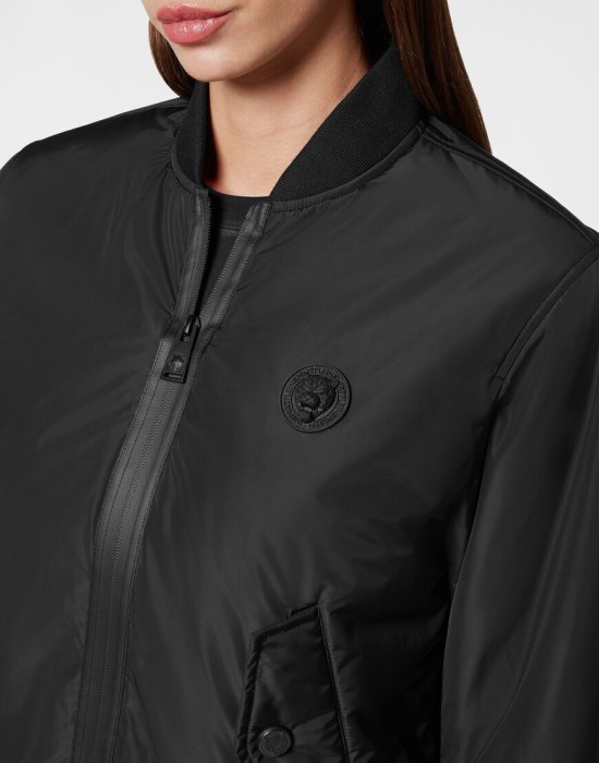 Товар черного цвета с внутренней стороны