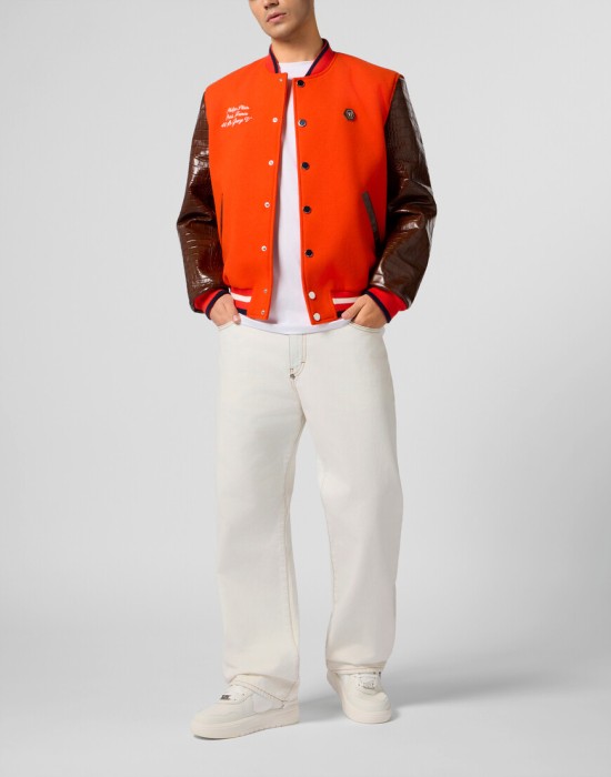 Товар оранжевого цвета с внутренней стороны