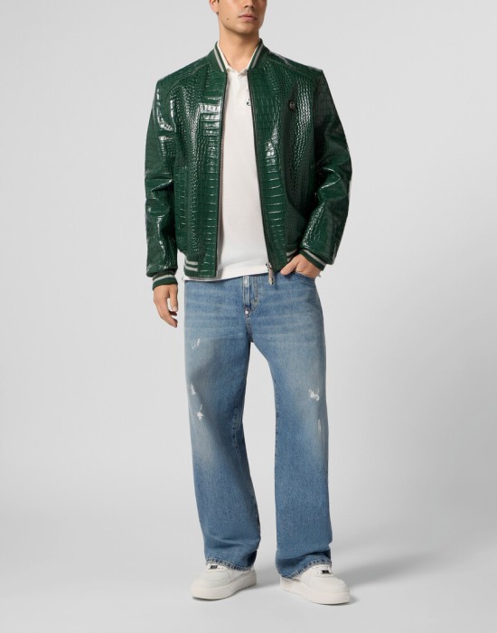 Товар зеленого цвета с внутренней стороны