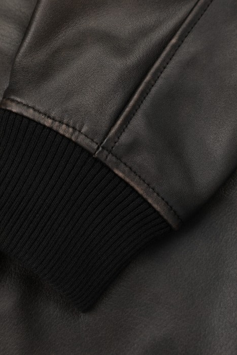 бомбер  универсального стиля с лицевой стороны