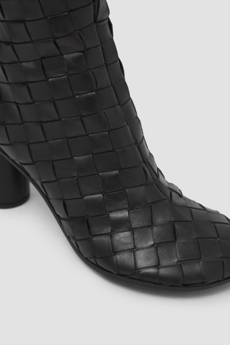 ботильоны  модель atomic из кожи спереди