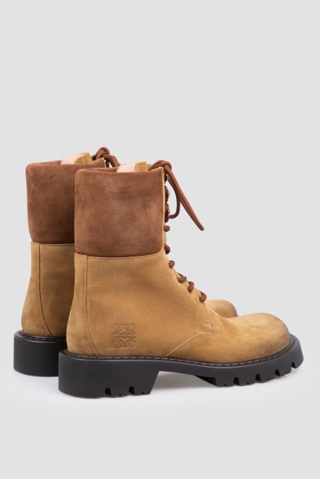 Товар коричневого цвета с внутренней стороны