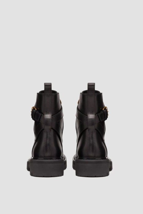 Товар черного цвета с внутренней стороны