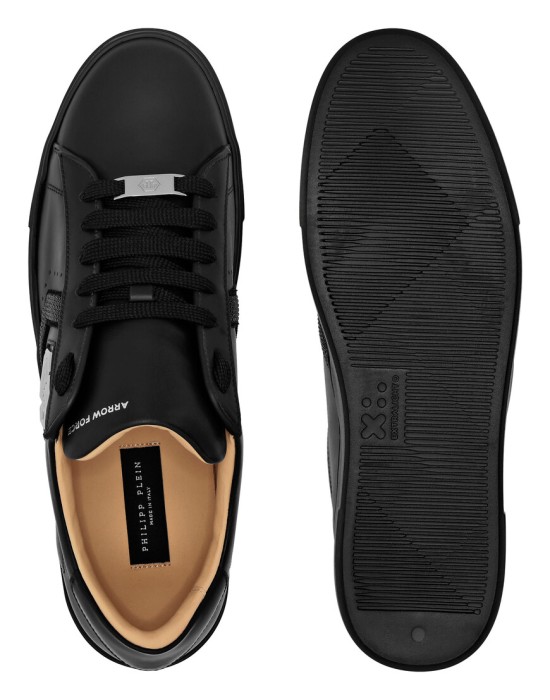 ботинки  по цене 26745 руб вид справа