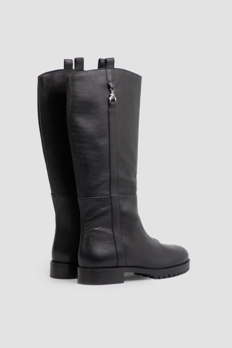 Товар черного цвета с внутренней стороны