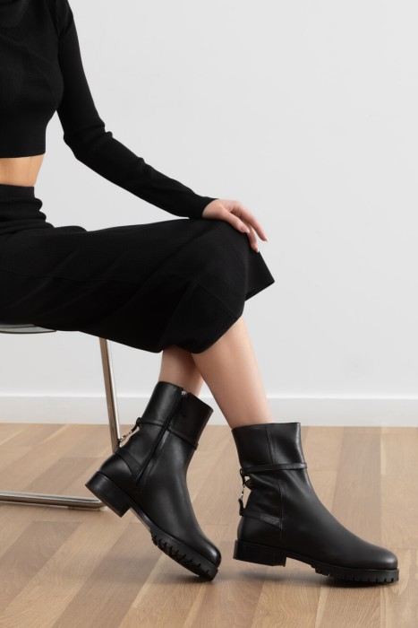 ботинки  от бренда patrizia pepe вид слева