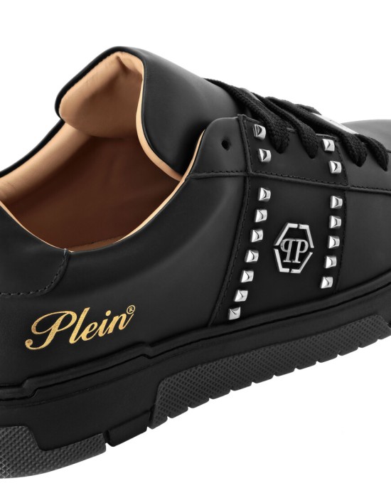 ботинки  из проверенных материалов спереди