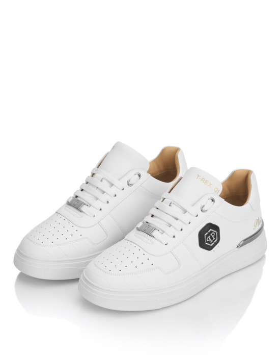 Товар белого цвета с внутренней стороны