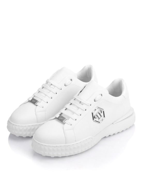 Товар белого цвета с внутренней стороны