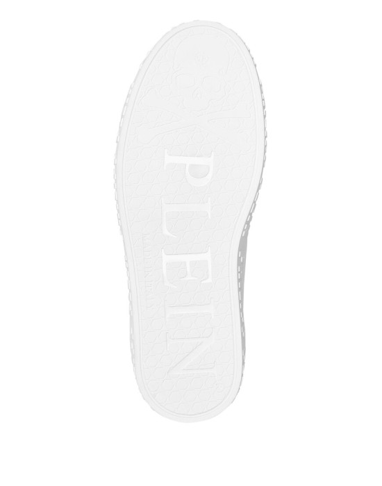 Товар белого цвета с внутренней стороны