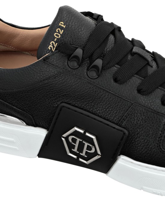 ботинки  из проверенных материалов спереди