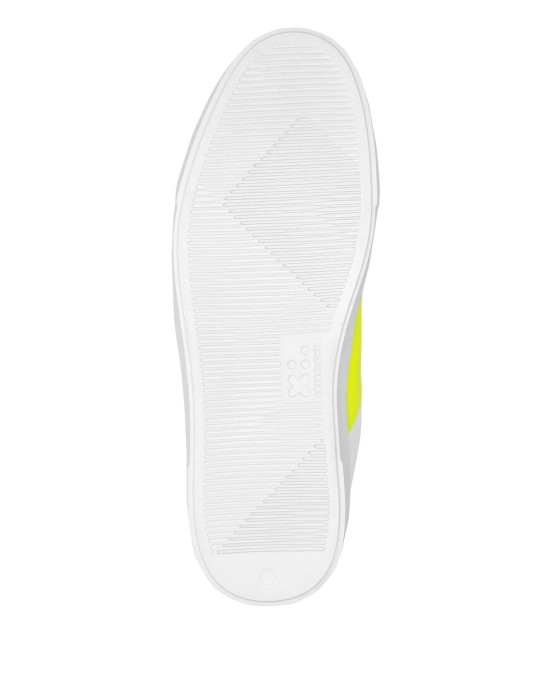 Товар белого цвета с внутренней стороны