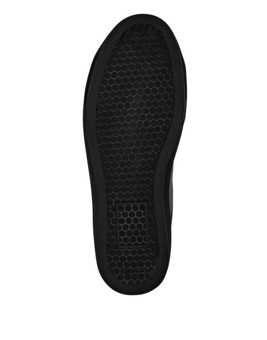 Товар черного цвета с внутренней стороны