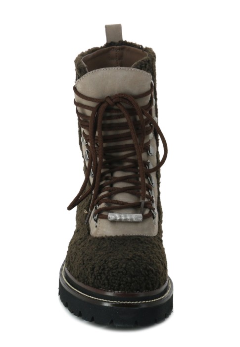 Товар коричневого цвета с внутренней стороны