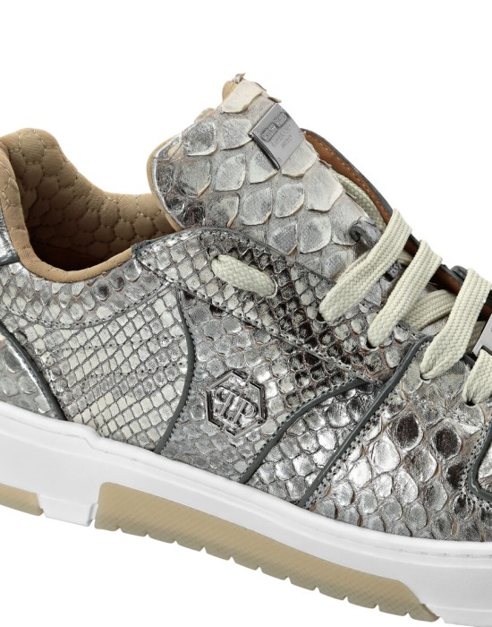 ботинки  из проверенных материалов спереди