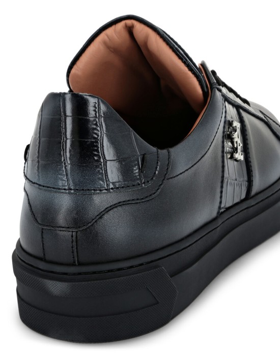 ботинки  из проверенных материалов спереди