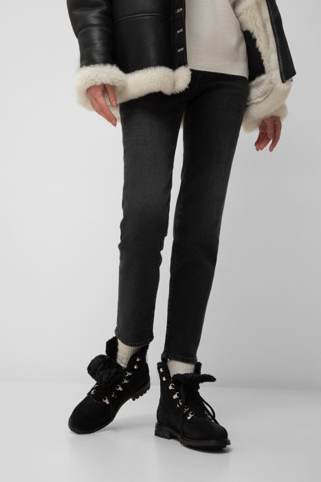 ботинки  по цене 51975 руб вид справа