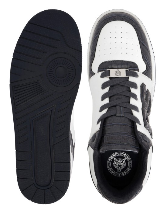 Товар белого цвета с внутренней стороны