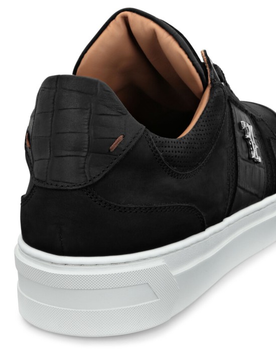 ботинки  из проверенных материалов спереди