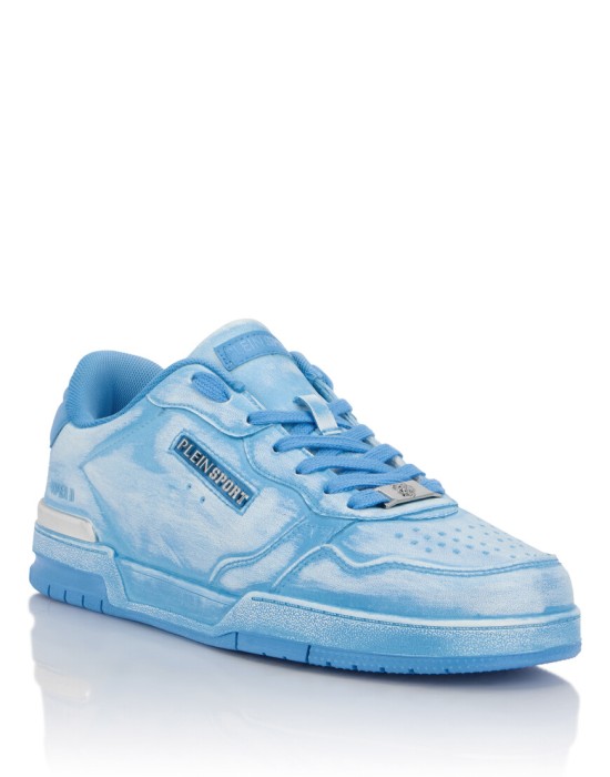 Товар синего цвета с внутренней стороны