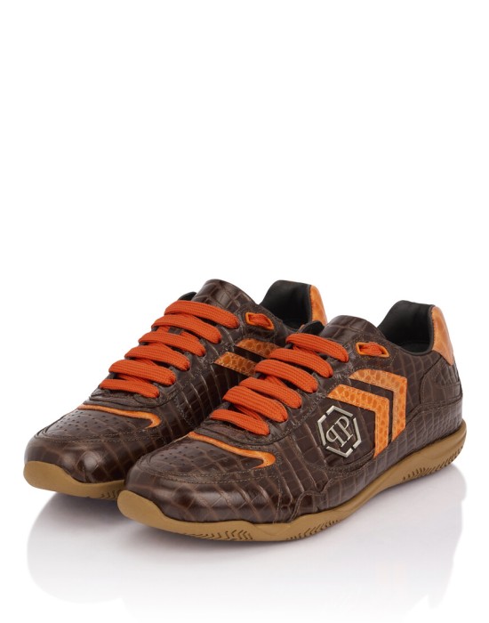 Товар коричневого цвета с внутренней стороны