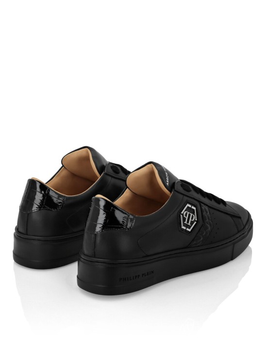 ботинки  из проверенных материалов спереди