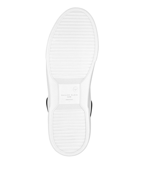 Товар белого цвета с внутренней стороны