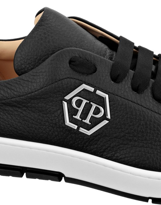 ботинки  из проверенных материалов спереди