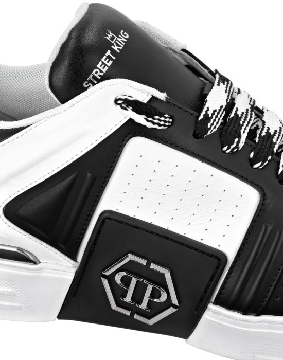 ботинки  из проверенных материалов спереди