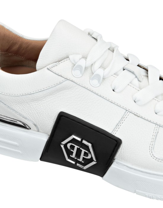 ботинки  из проверенных материалов спереди