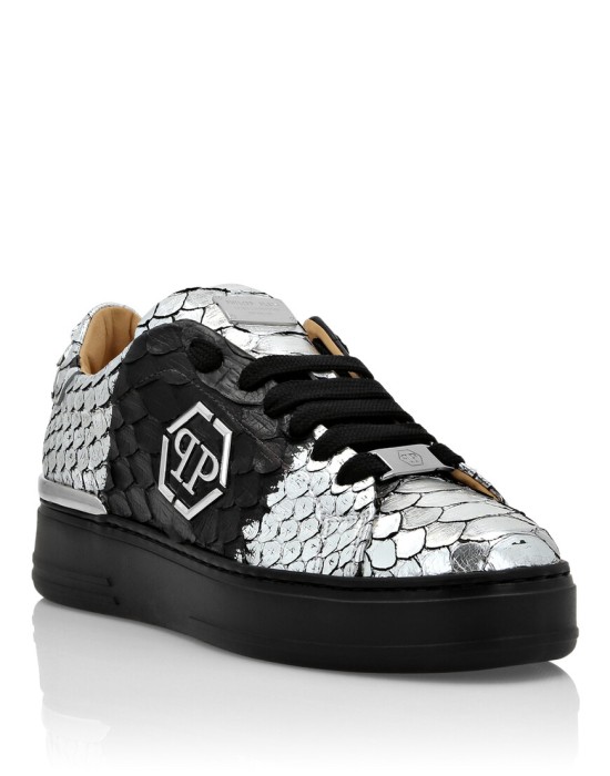 ботинки  от бренда philipp plein вид слева