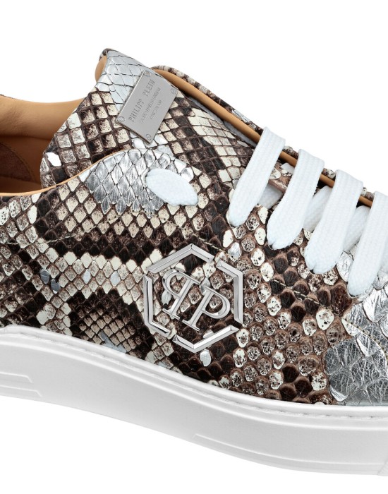 ботинки  из проверенных материалов спереди