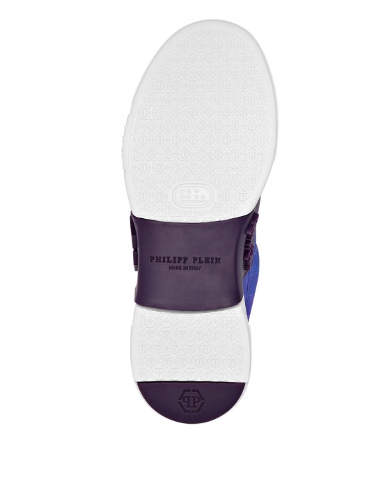 Товар фиолетового цвета с внутренней стороны