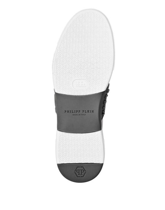 Товар белого цвета с внутренней стороны