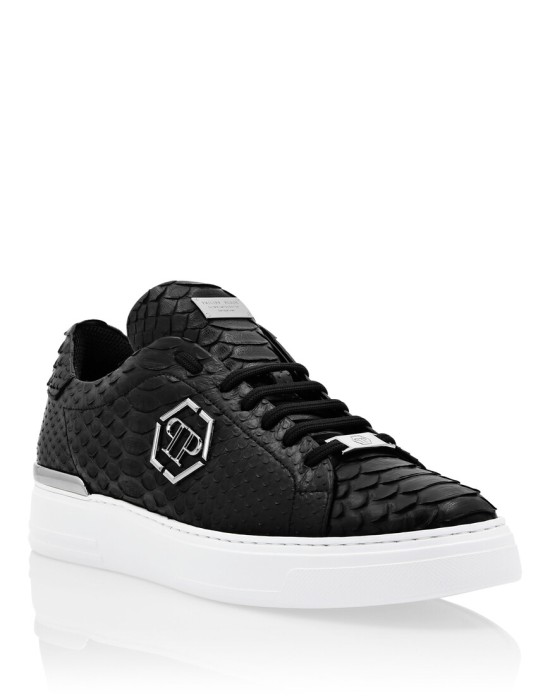 ботинки  по цене 89760 руб вид справа