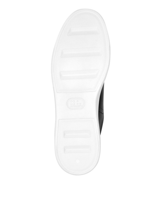 Товар черного цвета с внутренней стороны