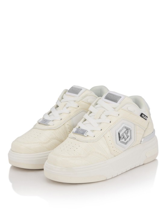 Товар белого цвета с внутренней стороны